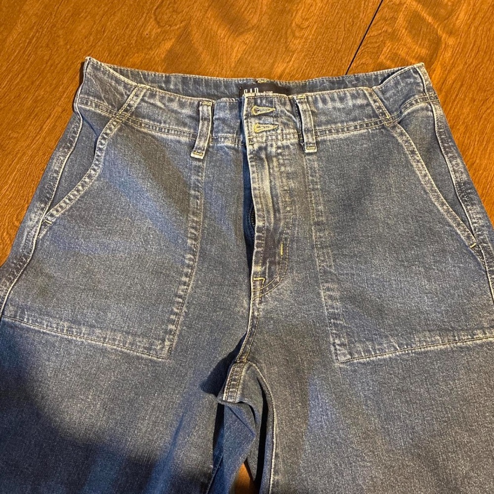GAP Women’s Wide-Leg Crop Jeans - Picture 4 of 4